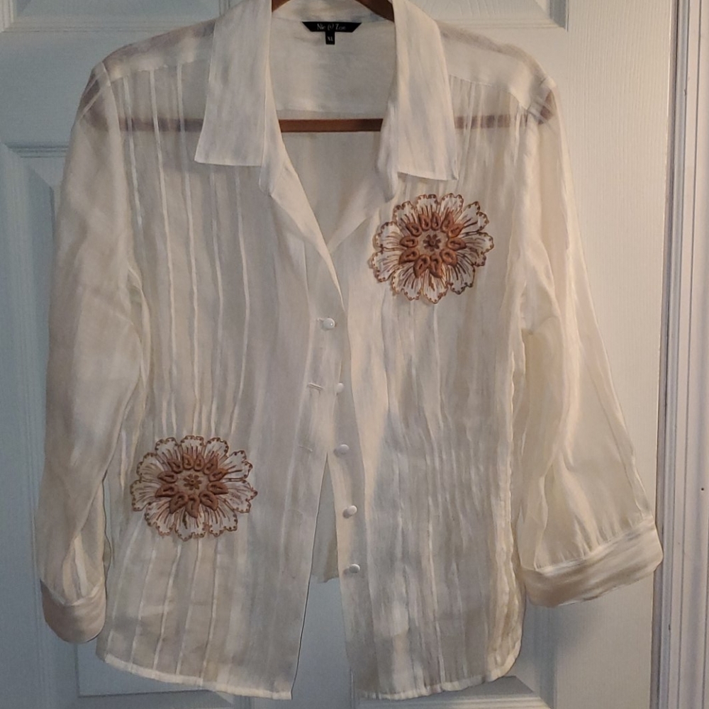 Nic and Zoe Blouse lg lovely details